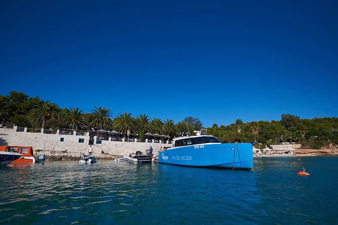 3-Island Split Boat Tour (Šolta Drvenik Mali, Drvenik Veli) - Stop 2 at Vela Rina (Drvenik Mali): Sand-Beach Rest Time