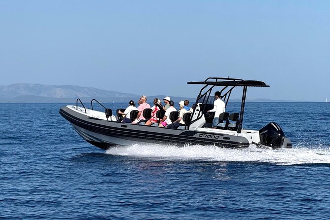 3 Islands Speedboat Tour: Golden Horn, Blue Lagoon & Jelsa Town - Guide Greg’s Storytelling: The Small Detail That Makes It Memorable