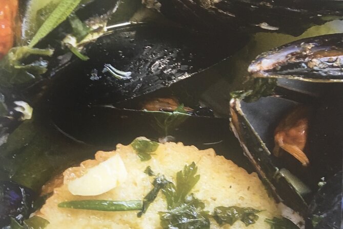 4-Hour Dalmatian Food and Wine flavors Experience in Split Patio - Green Market and Fish Market: Where the Flavors Begin