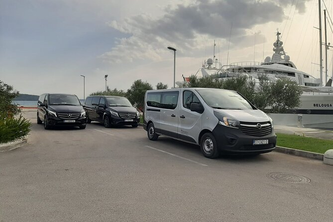 Airport shuttle - What to Expect Day-of: The Flow from Arrival to Done