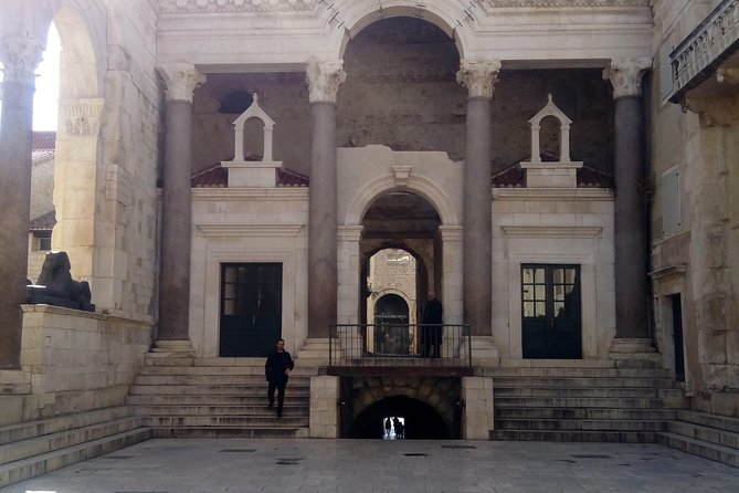 Airport Split: Private Transfer to Split - Door-to-Door Drop-Off in Split: Hotels, Apartments, and Ferry Ports