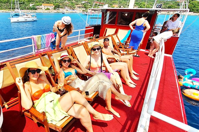 All-Inclusive Blue Lagoon & 3 Island Boat Tour with Food & Drinks - Crowding and seating: the comfort trade-off you should expect