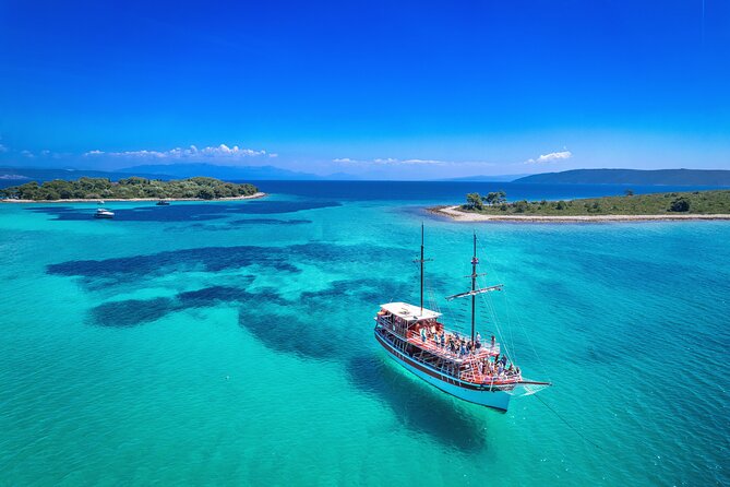 All-Inclusive Blue Lagoon & 3 Island Boat Tour with Food & Drinks - Maslinica on Šolta Island: fishing village time plus a relaxed swim