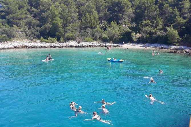 All Inclusive Brac and Solta islands swimming cruise - Comfort and Crew Attitude: Why It Feels Well Run