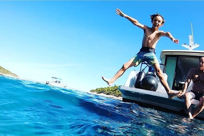 All-inclusive Gastro Blue Cave Tour from Split - Snorkeling Gear, Towels, and a Comfortable Ride on Open Water