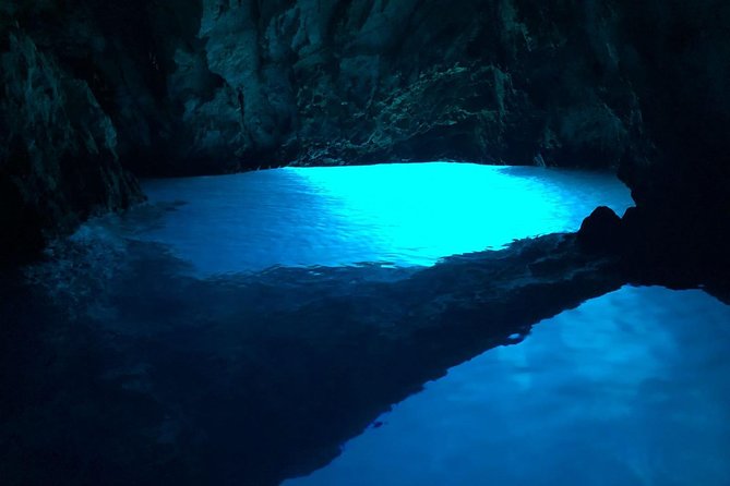 Blue cave & Hvar (5 Islands) private tour from Split or Trogir - Budikovac and the blue lagoon: your best pure relaxation window