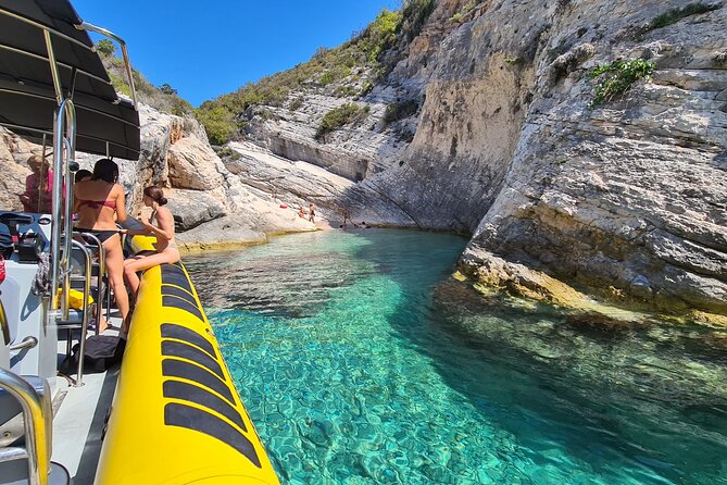 Blue cave & Hvar, 5 islands speed boat tour with unique boats from Split - Komiza on Vis: coffee, breakfast, and movie-village vibes