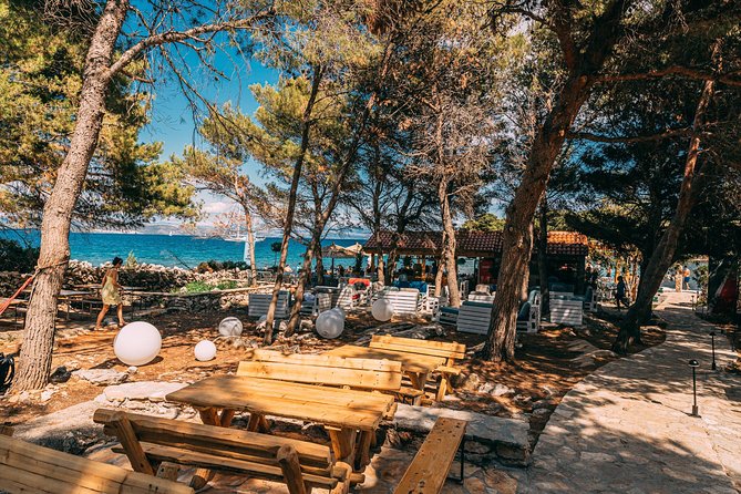 Blue Lagoon Private Tour from Trogir - LUNCH IN THE RESTAURANT INCLUDED - The return cruise past Ciovo, Kraljevac, and Santa Fumia