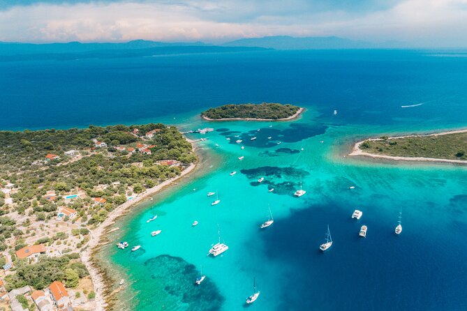 Blue Lagoon, Shipwreck, and Trogir with Lunch and Drink - What’s included on board: lunch, drinks, and snorkeling gear