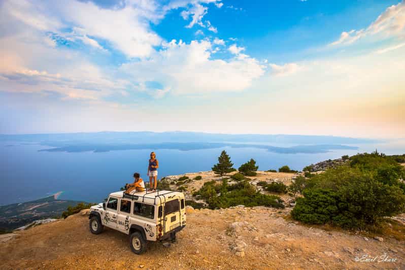 Brač: Island Exploration Tour by Four-Wheel Drive Jeep - Splitska Bay to Škrip: Roman Harbor Views and Olive Oil Stories