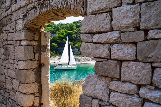 Brac Island One-Day Trip with the Sailboat Nana - Private Tour - Boat comfort: space to lounge without feeling packed