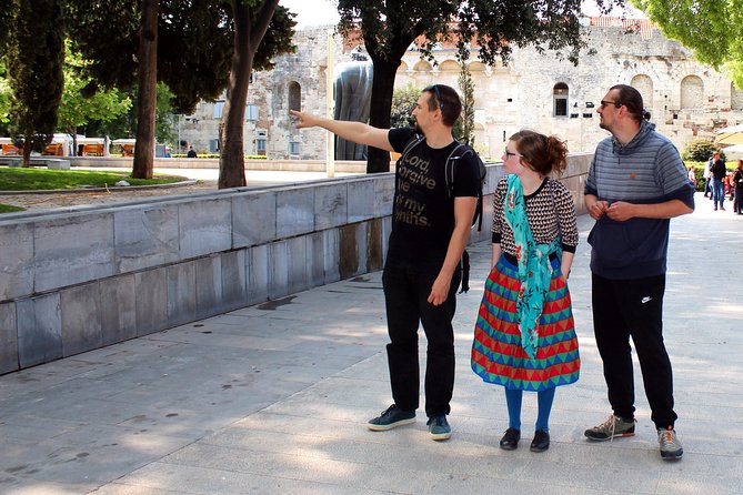 Dark tour of Split - Starting with coffee and finding the Eastern entrance to the old palace