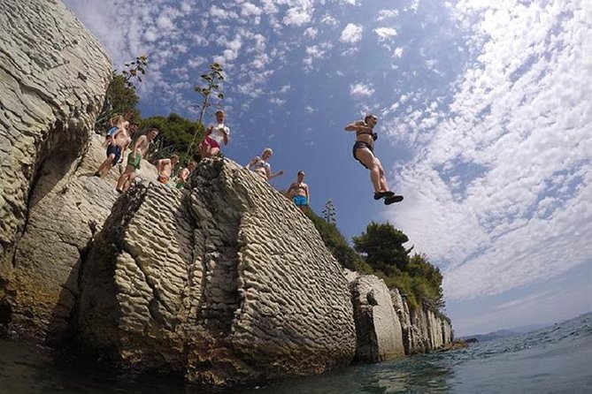 Deep Water Solo and Cliff Jumping Tour in Split - First meeting point: Memorial & Desire near Split for a 9:00 am start