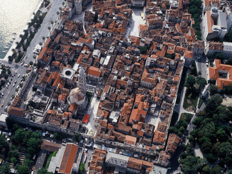 Discover The Old Town Split 1.5h walking Small group tour - Which moments make this tour worth your time