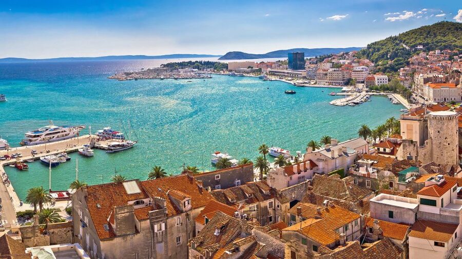 Discover The Old Town Split 1.5h walking Small group tour - Meeting on the Riva: where the story starts