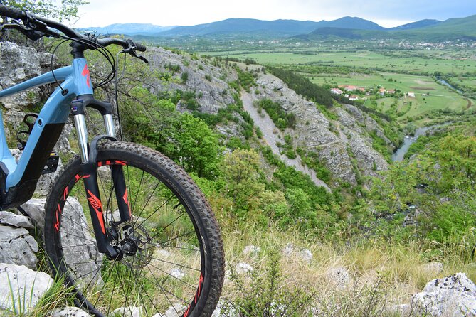 Electric bike - day rentals Split, Sinj - What You Actually Get: Helmet, Charger, and the Small Extras