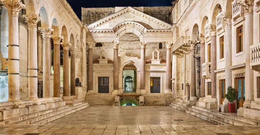 Essential Diocletian's Palace Tour for First-Time Visitors - Golden Gate and People’s Square: the palace as a city front door