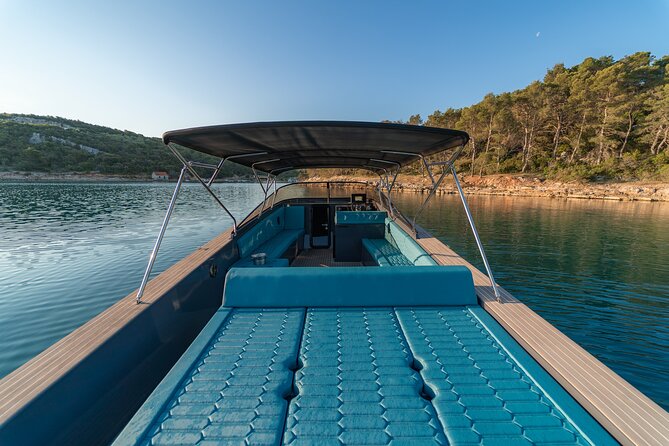 Exclusive Blue Lagoon Luxury Boat Tour from Split - Small-Group Luxury From Split, Without the Big-Boat Stress
