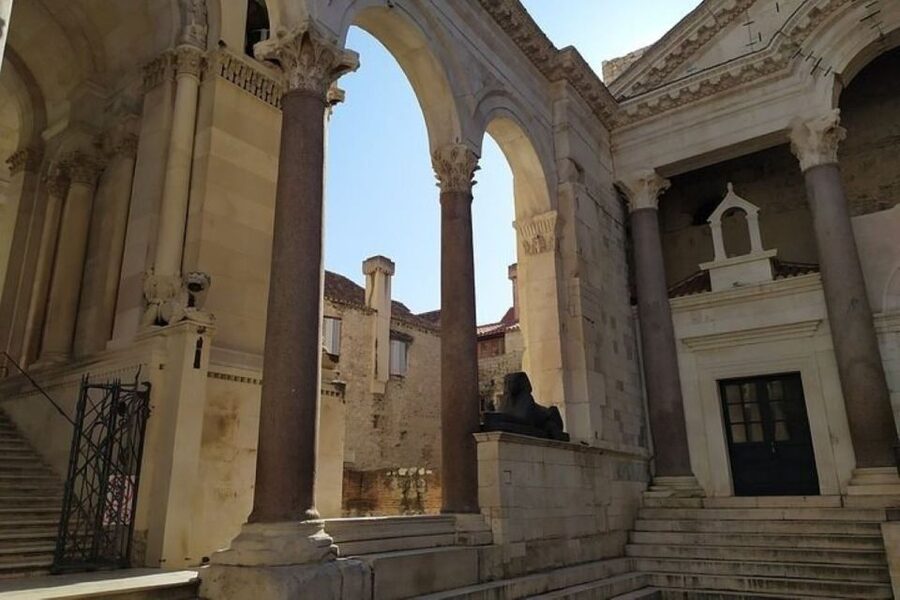 Experience Split History Walking Tour With Local Historian - Entering Diocletian’s Palace: see it as lived-in space