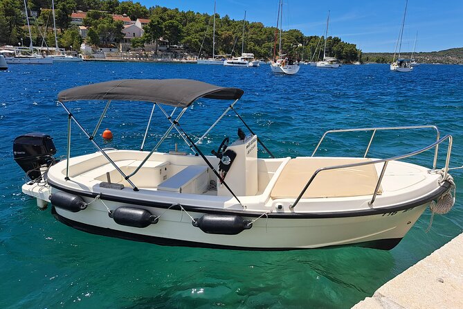 Explore the West coast of the island Brac by BETINA boat - Key Points at a Glance