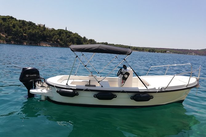 Explore the West coast of the island Brac by BETINA boat - Stop One: Bobovišća na Moru for a Coastal Village Break