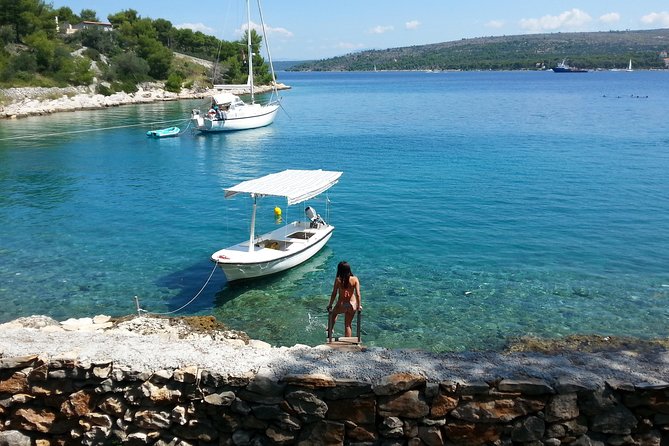 Explore west side of island Brač with Pasara boat - Traditional Dalmatian boat - Swimming and snorkeling: how to make it more than just a stop