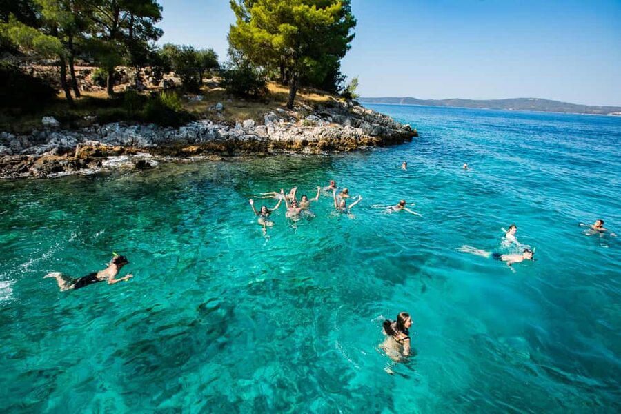 From Brač Island: Catamaran Tour with Food & Drinks - Lunch and sailing: chicken salad plus time for the next bay