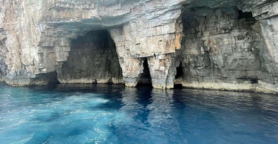 From Hvar: Blue Cave, Green Cave & 5 Islands Speedboat Tour - Budikovac Blue Lagoon: the first real swim