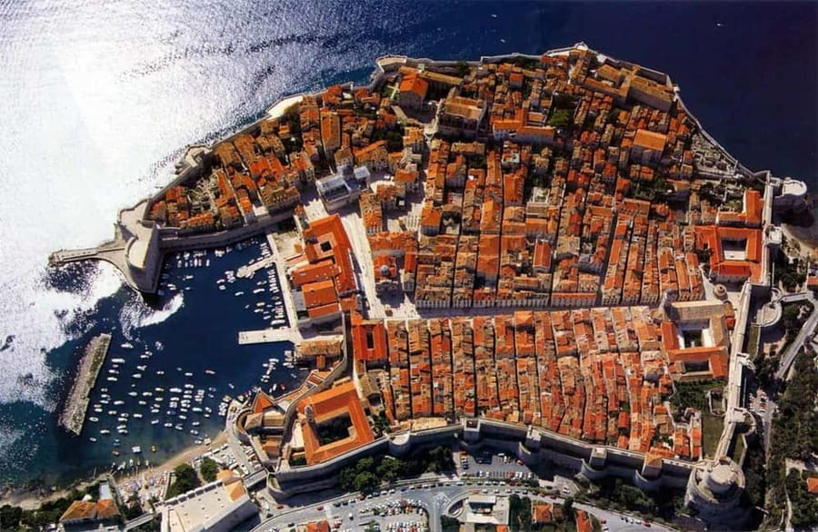 From Makarska: Day Trip to Dubrovnik - Arriving at the Old Town gate: less hassle, more walking