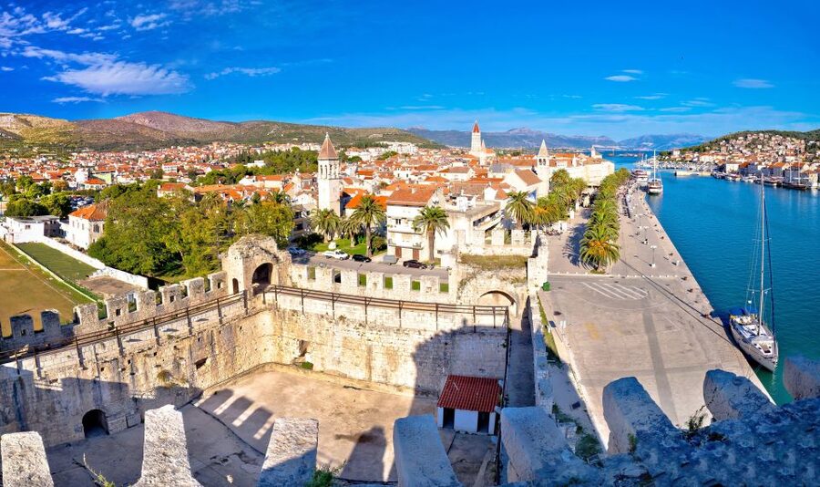 From Makarska Riviera: Full-Day Split & Trogir Tour - Trogir’s medieval core: St. Lawrence does most of the work