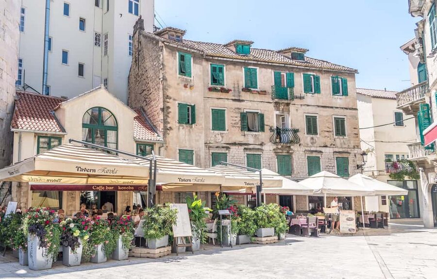 From Makarska Riviera : Split City Small Group Tour - The 1.5-hour guided walk: Diocletian’s Palace without the confusion