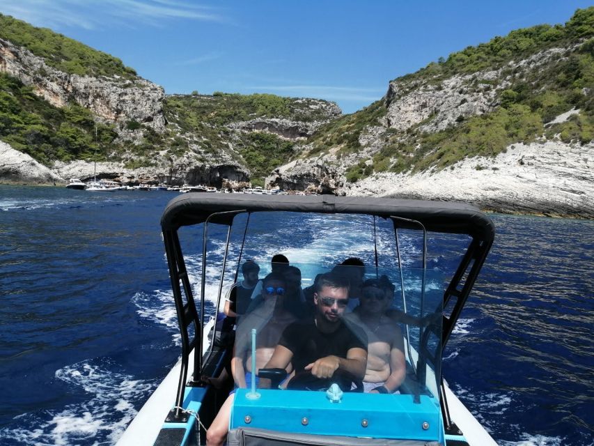 From Split: Blue Cave and 5 islands-Day Tour - Pakleni Islands: scenic views without the crowd fight