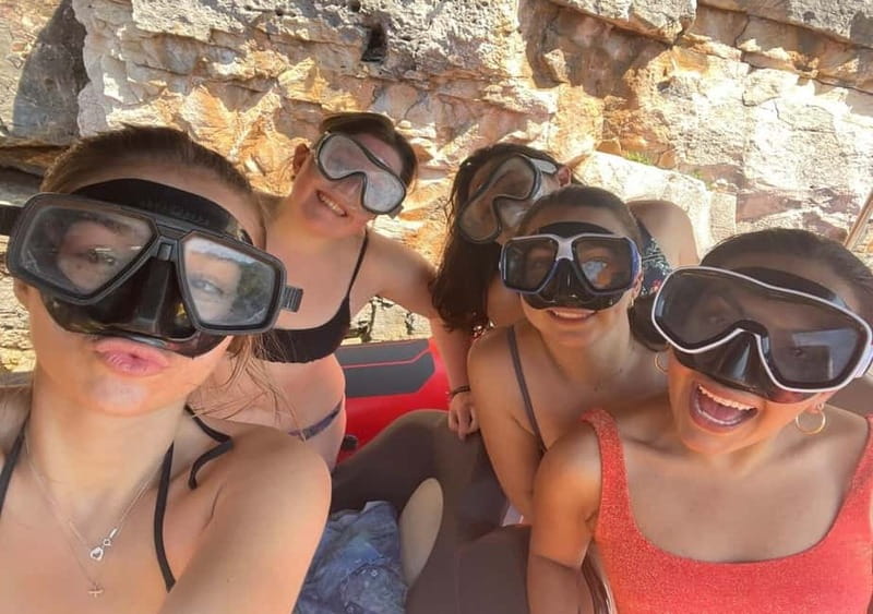 From Split: Blue Cave, Hvar, Mamma Mia, 5 Islands boat Tour - Komiža on Vis: Mamma Mia filming town and a proper 75-minute break