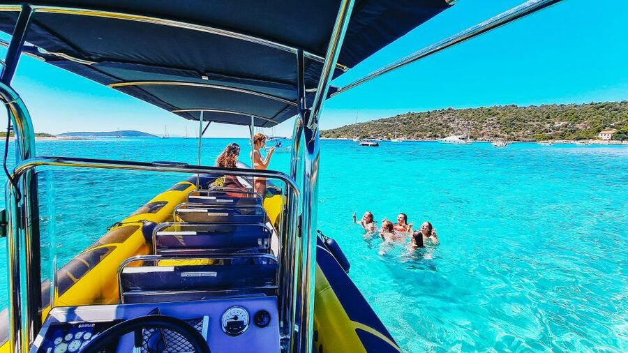 From Split: Blue Cave, Mamma Mia, Vis & Hvar 5-Island Tour - Hvar City in 2.5 hours: lunch, architecture, and shopping time