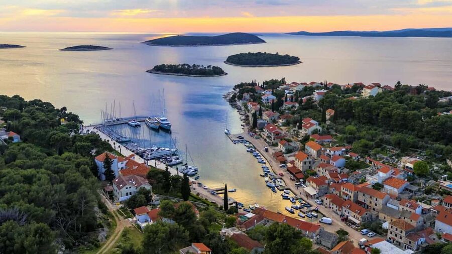 From Split: Blue Lagoon and 3 Island Boat Tour - Timing and transfers: the parts between the highlights