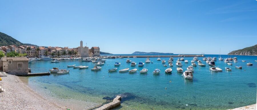 From Split, Croatia: Blue Cave & Hvar 5 Islands tour - Entering the Blue Cave: Tickets, Timing, and Why 30 Minutes Matters