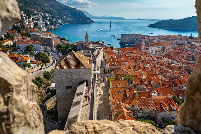 From Split: Dubrovnik Private Tour - Local Food with Wine Tasting - Meeting point and pickup: getting started without a scavenger hunt