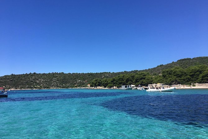 From Split: Half-Day Blue Lagoon and 3 Islands Boat Tour - Maslinica on Šolta: a fishing village break with old traditions