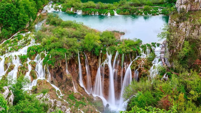 From Split: Plitvice Lakes Guided tour - Getting into Plitvice: the guide-led trail to Gornja Jezera