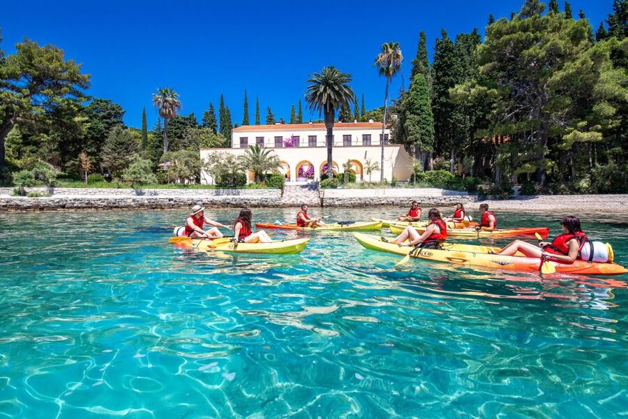 From Split: Sea Kayaking Tour - The first 1.5 hours: paddle from Bene beach with big-coast views