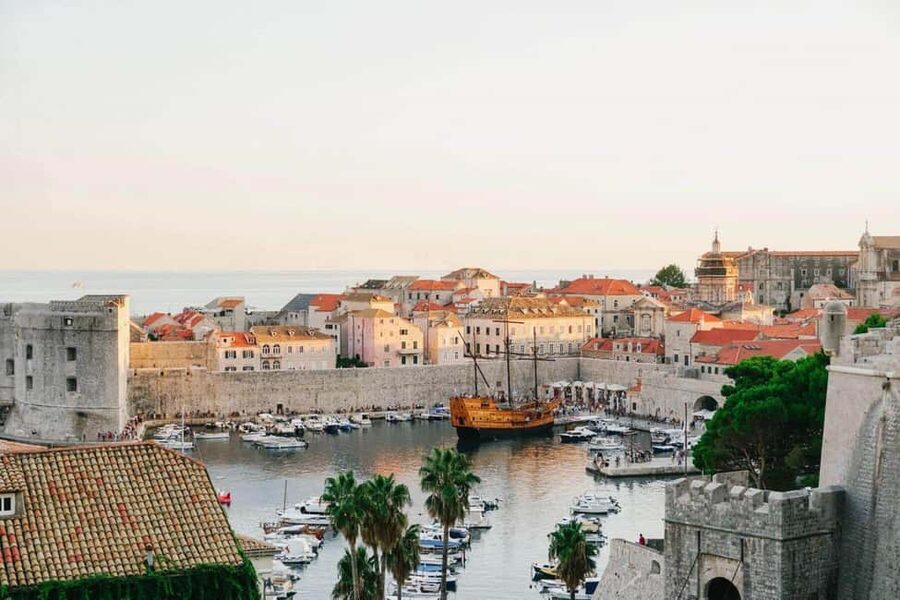 From Split/Trogir: Dubrovnik Guided Tour with a Stop in Ston - Dubrovnik in a Single Day: What This Split or Trogir Trip Really Delivers
