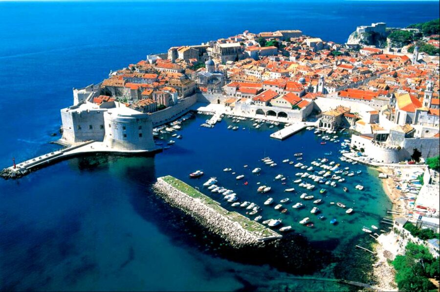 From Split/Trogir: Dubrovnik Guided Tour with a Stop in Ston - Ston first: the coffee break with views you’ll remember