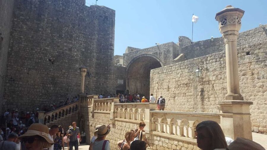 From Split/Trogir: Dubrovnik Guided Tour with a Stop in Ston - City walls and viewpoints: what the ramparts actually do for your photos