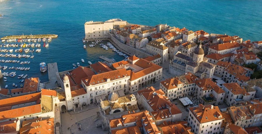 From Split/Trogir: Dubrovnik Guided Tour with a Stop in Ston - Sponza Palace, Rector’s Palace, and the Cathedral area: the “look at this” moment