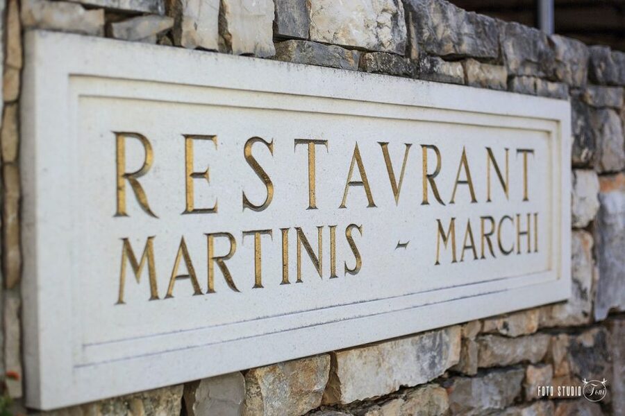 From Trogir: Sunset Private Tour - Dinner in Maslinica: how to choose a sea-view meal