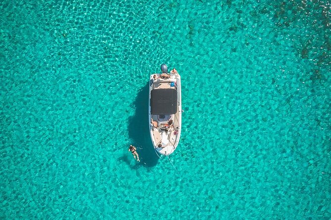 Half day relaxing private boat tour (Blue lagoon and Solta) from Trogir - Private boat from Trogir: the value is the calm