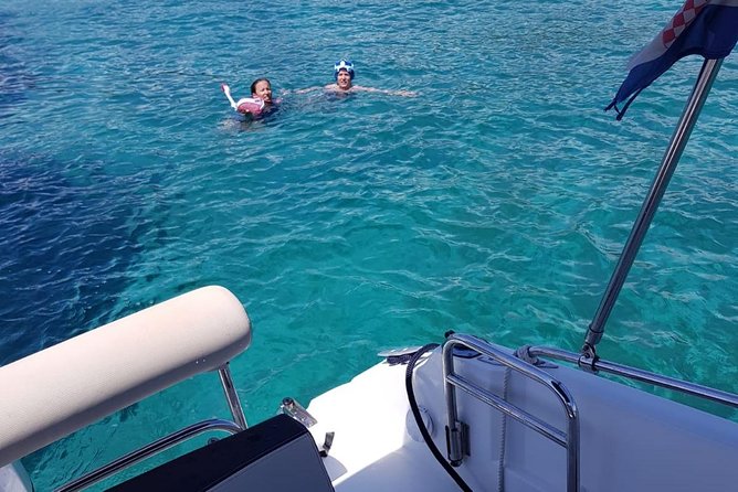Half day relaxing private boat tour (Blue lagoon and Solta) from Trogir - Čelica island lighthouse visit: brief, scenic, and easy