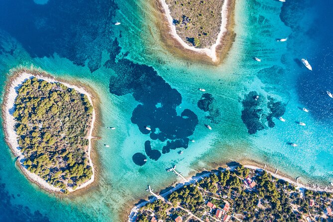 Half Day Tour: Blue Lagoon, UNESCO Town of Trogir, island Ciovo - Stop 1: UNESCO Trogir—St. Lawrence Cathedral and bell tower views