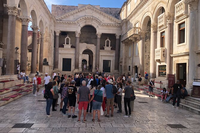 History Split Walking Tour in German - Small group - The group size and timing that keep it worth your time
