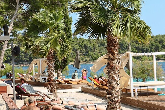 Hvar, Brač & Pakleni islands cruise with lunch & drinks from Split & Trogir - Snorkeling and water gear: included masks, SUP, and the €10 deposit